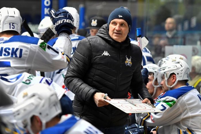 Ilustračný obrázok k článku V Spišskej Novej Vsi skončil hlavný tréner Mosnár aj jeho asistenti: Čo je za tým?