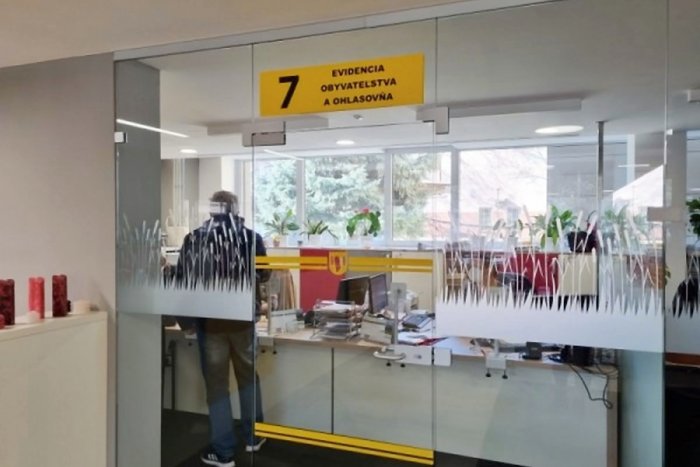 Ilustračný obrázok k článku Vybavte si PRÍSPEVOK za ubytovanie odídenca: Šaľa predlžuje úradné hodiny