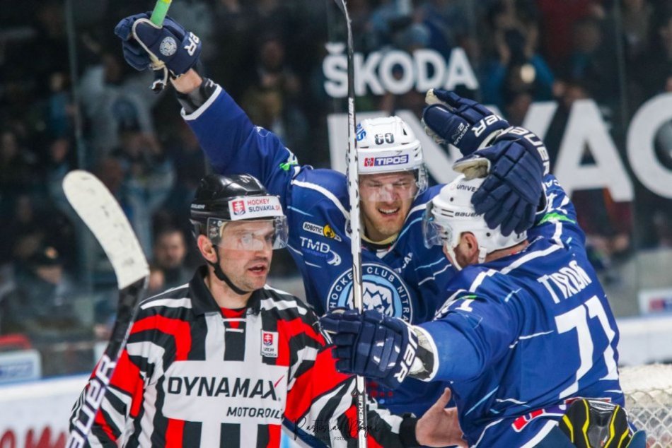 Ilustračný obrázok k článku Nitra rozhodla o postupe pred vypredaným štadiónom: V semifinále vyzve Zvolen, FOTO