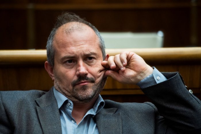 Ilustračný obrázok k článku Najvyšší súd rozhodol: Kotleba je VINNÝ! Do väzenia nepôjde, ale príde o mandát poslanca!