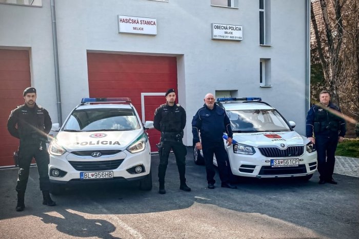 Ilustračný obrázok k článku Skvelá práca policajtov z Močenku: Žene vrátili ukradnutý mobil, nešetrila vďakou
