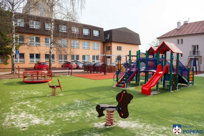 Ilustračný obrázok k článku Popradská radnica sprístupnila nové ihriská: Tri vnútrobloky sú odteraz bohatšie
