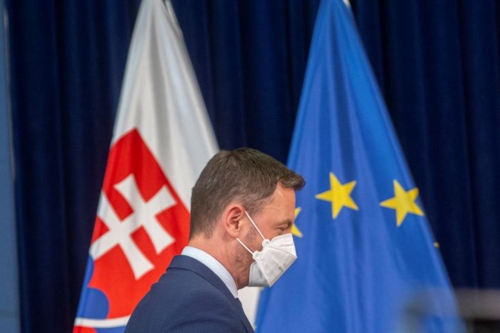 Ilustračný obrázok k článku SNS nesúhlasí s Hegerovou cestou na Ukrajinu: Mal by doma riešiť problémy Slovákov