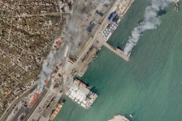 Ilustračný obrázok k článku Rusi mali na obyvateľov Mariupoľa použiť CHEMICKÉ zbrane: Ľudia majú problémy s dýchaním