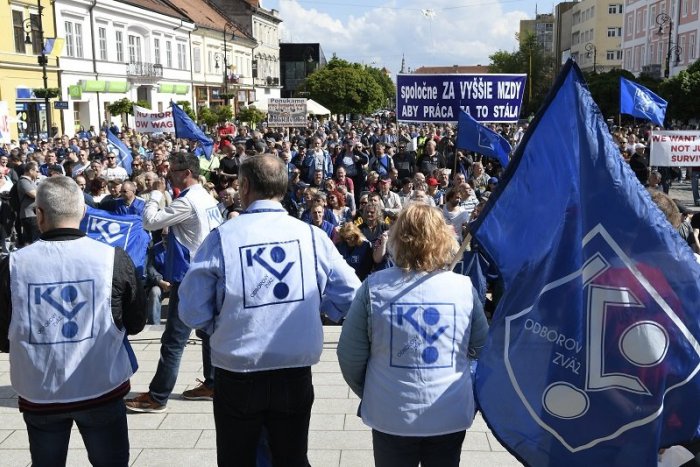 Ilustračný obrázok k článku Odborári plánujú protestné zhromaždenia: Jediné, čoho sa BOJÍ vláda, je nahnevanosť ľudí!