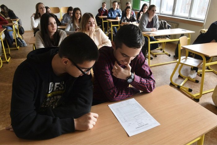 Ilustračný obrázok k článku Vysvedčenie by nemalo byť prekvapením: Čo RADÍ školská psychologička rodičom?