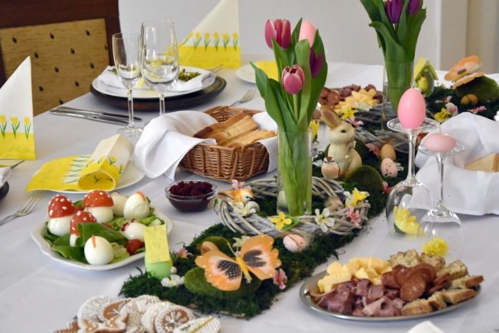 Ilustračný obrázok k článku Cez sviatky si nemusíte odopierať jedlo. Nezabúdajte ale na dostatok POHYBU