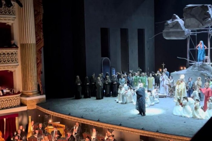 Ilustračný obrázok k článku Čaputová si v Taliansku odskočila do OPERY: Takto jej to PRISTALO v elegantných šatách