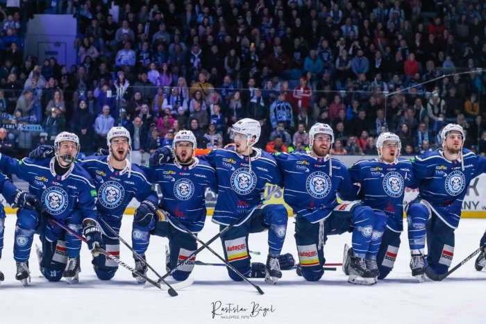 Ilustračný obrázok k článku Varga vychválil nitrianskych fanúšikov a odkázal: Na finále máme stále dosť síl!