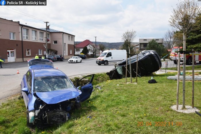 Ilustračný obrázok k článku Vážna nehoda neďaleko Košíc. Zranenú vodičku previezol do nemocnice vrtuľník