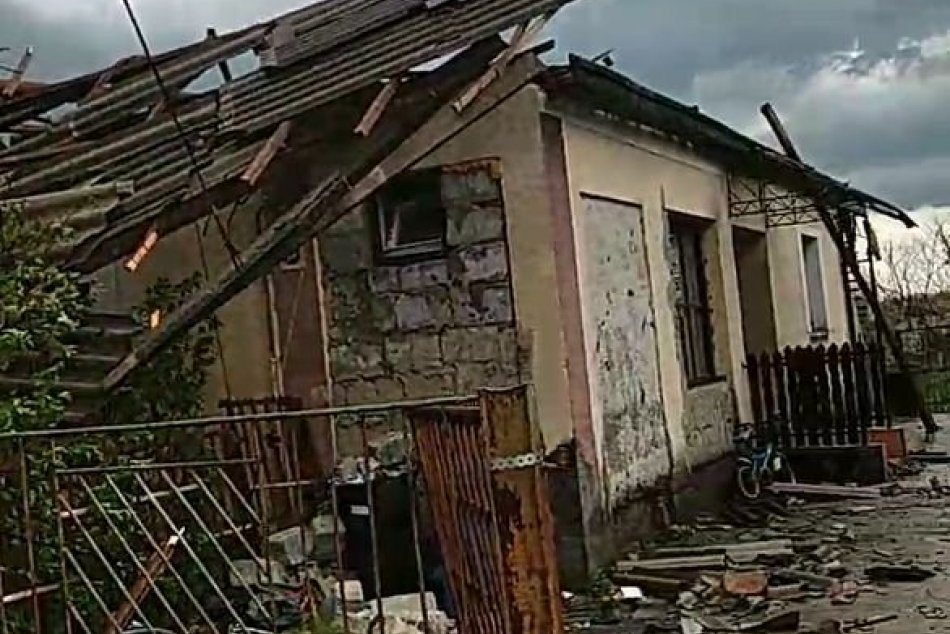 Ilustračný obrázok k článku V Maďarsku vyčíňalo slabšie TORNÁDO: Takéto škody napáchalo kúsok od Slovenska! FOTO