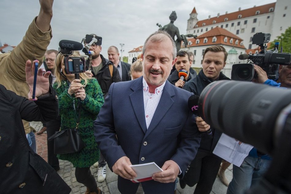 Ilustračný obrázok k článku Kotleba BURCUJE na protest proti migrantom: Zakladá aj svoju pohraničnú stráž!