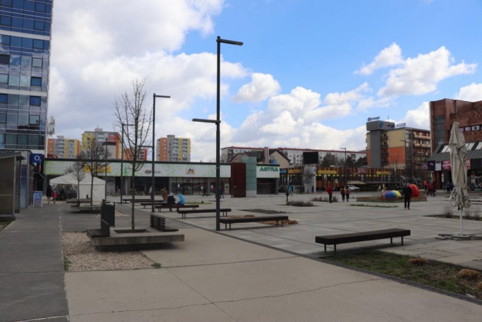 Ilustračný obrázok k článku Námestie v Dubnici nad Váhom čaká radikálna premena: Pozrite si VIZUALIZÁCIE