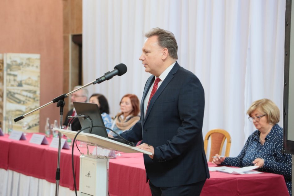 Ilustračný obrázok k článku Univerzita bilancovala výsledky: Učiteľom odovzdala medaily, ZOZNAM ocenených + FOTO