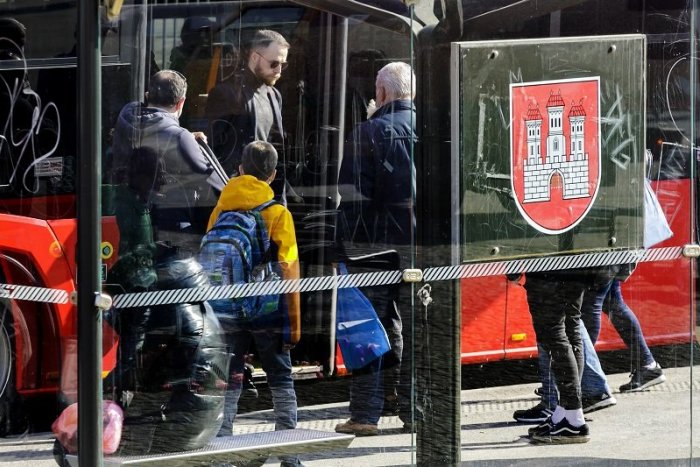 Ilustračný obrázok k článku Cestujúcich v bratislavskej MHD je stále VIAC: Režim ZMENILI aj ďalšie linky