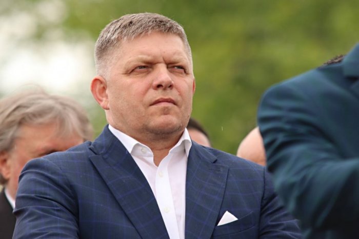 Ilustračný obrázok k článku TOTO Fico nečakal: Vyše 100 psychiatrov a psychológov ho vyzýva, aby zvážil ODCHOD