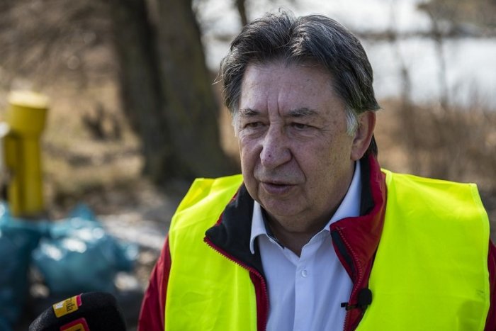 Ilustračný obrázok k článku Budaj: Po horských chodníkoch sa nemajú čo TERIGAŤ staré autá. Čo minister navrhuje?