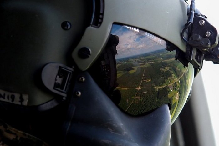 Ilustračný obrázok k článku Vojenský hrdina Ukrajiny alebo MÝTUS: Kto je údajný pilot nazývaný "Duch Kyjeva"?