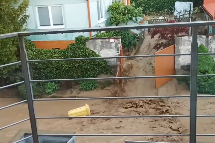 Ilustračný obrázok k článku VIDEO: Prívalové povodne na západe ZALIALI DVE mestá! Ktoré okresy sú ohrozené?