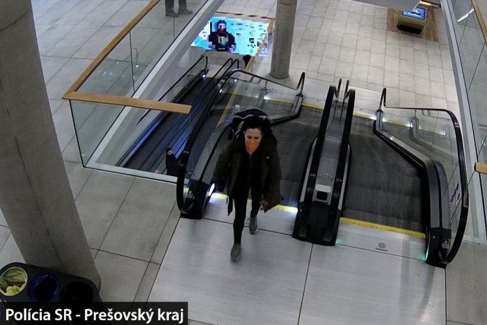 Ilustračný obrázok k článku Polícia sa pýta na ženu na FOTO: Ide o zmiznutý mobil v prešovskom nákupnom centre