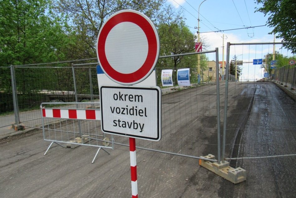 Ilustračný obrázok k článku Zmena pre vodičov vo Vysokých Tatrách: Začala ÚPLNÁ uzávierka cesty, potrvá celý týždeň