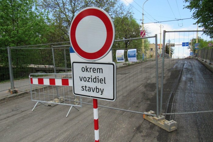 Ilustračný obrázok k článku Obmedzenie pre vodičov: Záhradnú ulicu v Prešove čiastočne uzatvoria na celý MESIAC