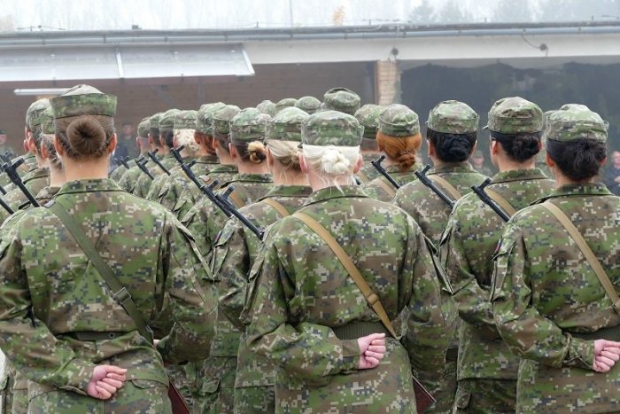 Ilustračný obrázok k článku Vycvičia vás a zaplatia vám 1300 eur: Rezort obrany spustil dobrovoľnú vojenskú prípravu