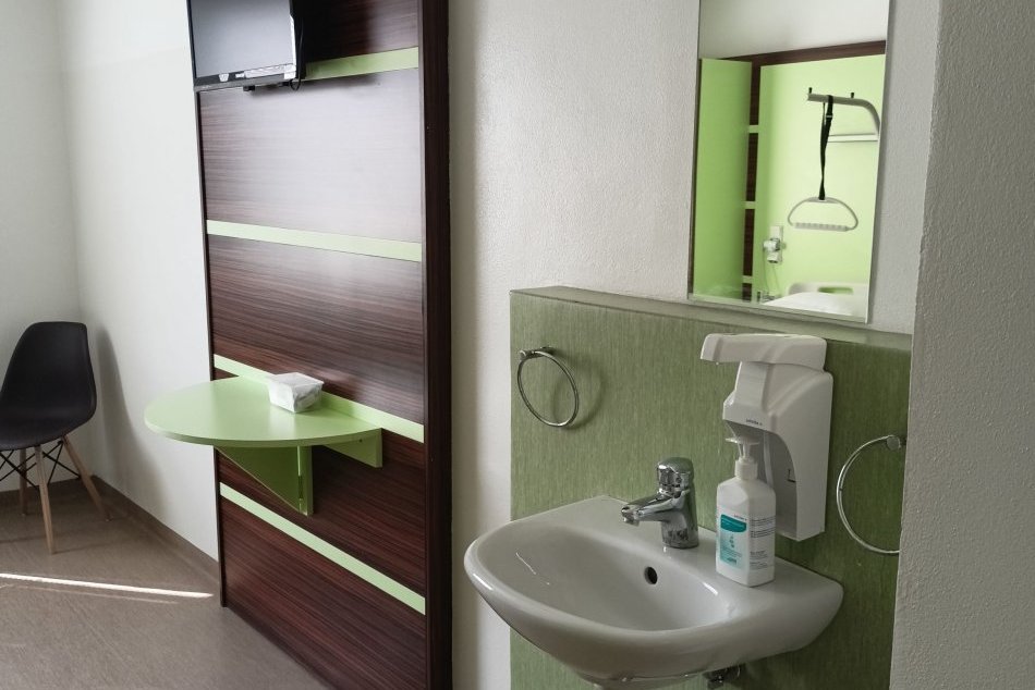 Ilustračný obrázok k článku Zvolenská nemocnica má nadštandardné oddelenie: KOĽKO si priplatia pacienti? FOTO