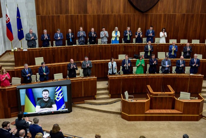 Ilustračný obrázok k článku Zelenskyj poďakoval poslancom: Iné krajiny by sa mohli od vás učiť! KTO v parlamente nebol?