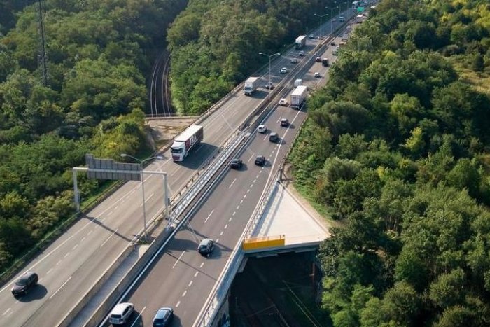 Ilustračný obrázok k článku Vodiči, POZOR! Polícia bude priebežne uzatvárať výjazd z Borov, TOTO je dôvod