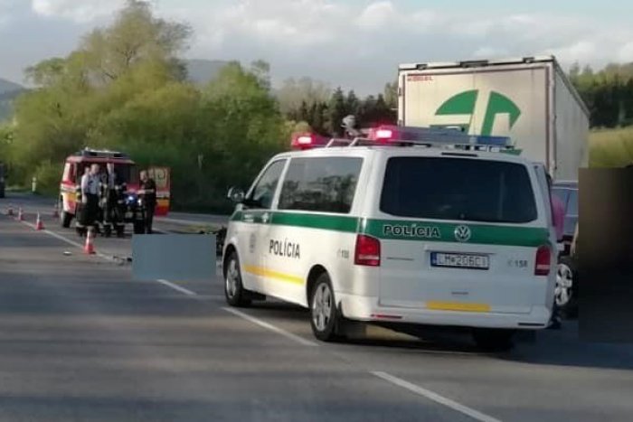 Ilustračný obrázok k článku Tragická nehoda na Liptove: Motorkár po zrážke s kamiónom nemal šancu