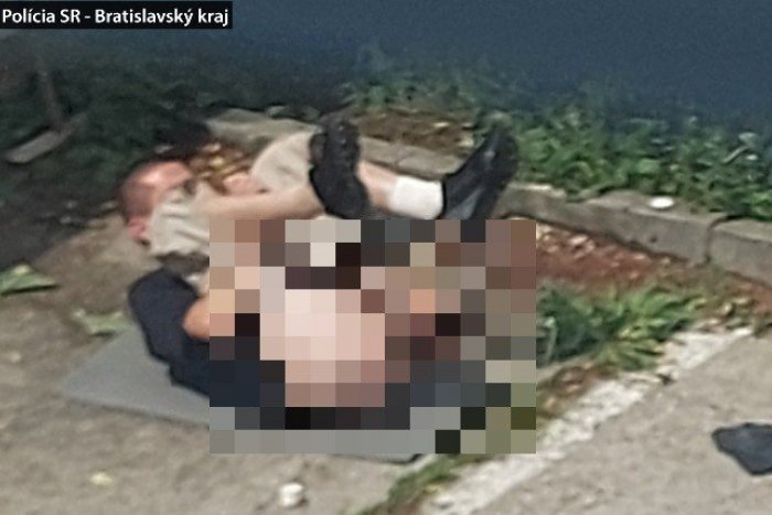 Ilustračný obrázok k článku ZVRÁTENÉ divadlo pred očami ľudí: Muž onanoval na ulici, pomáhal si OBUŠKOM!