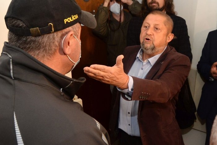 Ilustračný obrázok k článku NAKA zadržala Štefana Harabina: Fico hovorí o totálnej strate súdnosti