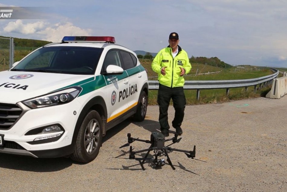 Ilustračný obrázok k článku Polícia prišla s absolútnou novinkou: Na nezodpovedných šoférov vytiahla DRONY!