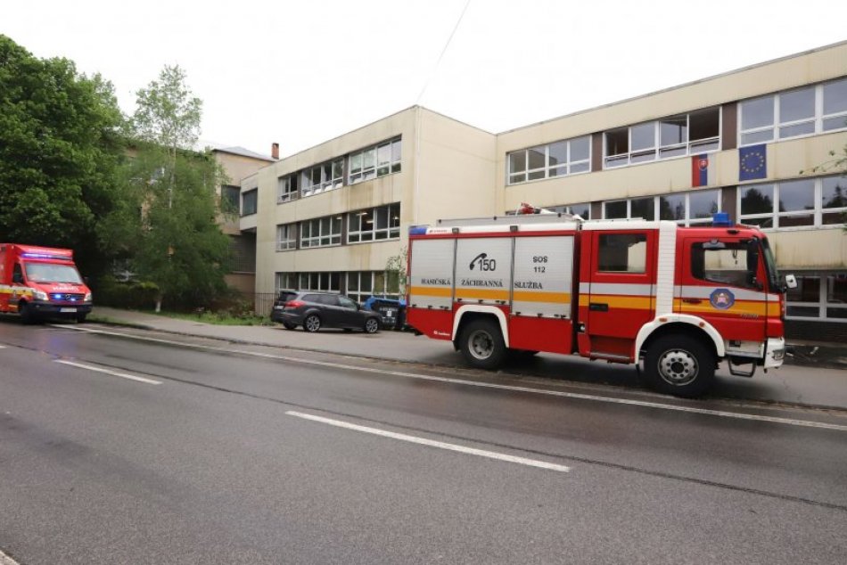 Ilustračný obrázok k článku Hasiči zasahujú vo Valčianskej doline, prevrátil sa skákací hrad: ZRANILI sa 4 deti!