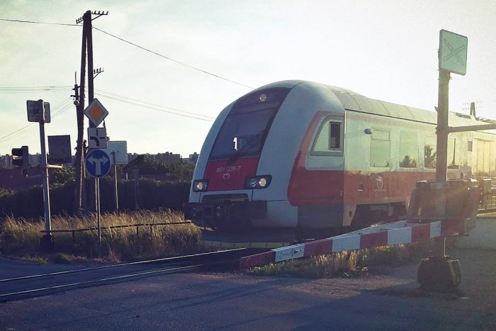 Ilustračný obrázok k článku Analytici trať Nitra - Trnovec neodporúčajú: Rozhodnutie vyvolalo POBÚRENIE