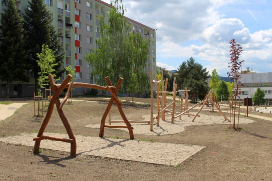 Ilustračný obrázok k článku V Bystrici otvoria obnovený vnútroblok: Spustia aj novú fontánu, aký bude PROGRAM?