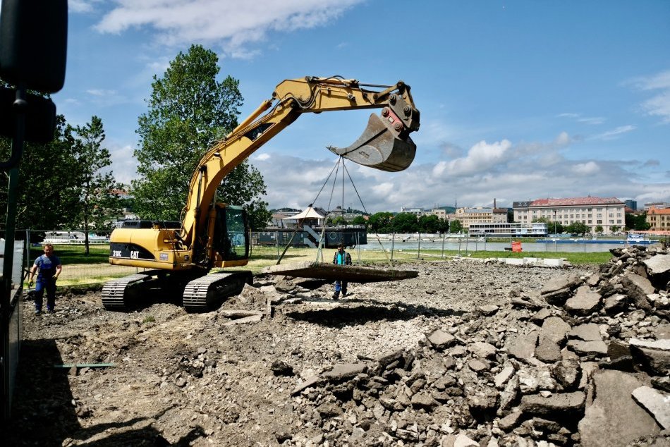 Ilustračný obrázok k článku FOTO + VIZUALIZÁCIA: Tyršovo nábrežie je poriadne ROZRYTÉ. Čo sa tam deje?