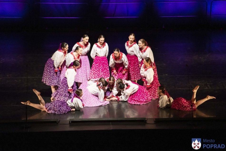 Ilustračný obrázok k článku PRVÝKRÁT tam boli spolu takmer všetci zdravotnícki pracovníci: Ďakovala im aj Lúčnica