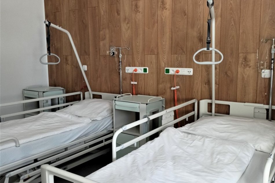 Ilustračný obrázok k článku Ďalšia nemocnica na východe zakazuje návštevy: Môže za to aktuálna situácia s Covidom