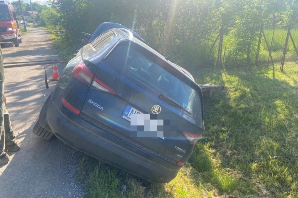 Ilustračný obrázok k článku OPITÝ vodič havaroval: Po nehode sa VYHRÁŽAL policajtom, že ich vyzlečie z uniformy