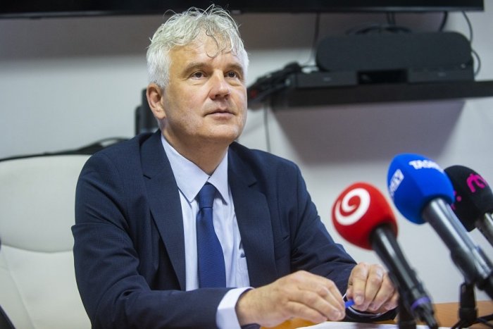 Ilustračný obrázok k článku Nový komisár pre deti Mikloško: Homosexuálne páry by adoptovať NEMALI