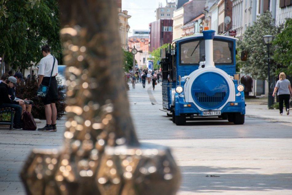 Ilustračný obrázok k článku Nová vianočná atrakcia v Nitre: Turistický vláčik bude premávať aj medzi sviatkami