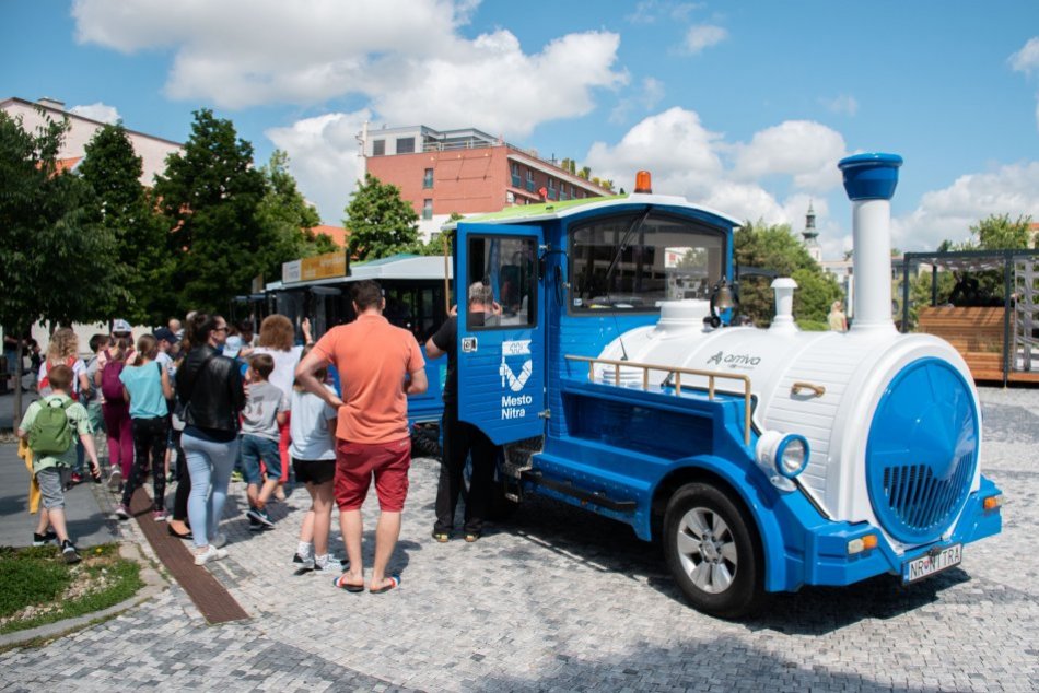 Ilustračný obrázok k článku Nitriansky turistický vláčik štartuje sezónu: V uliciach bude už 1. MÁJA