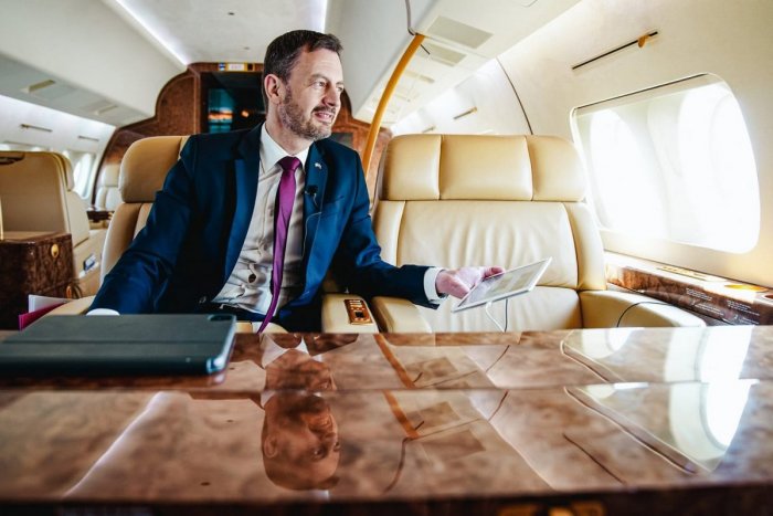 Ilustračný obrázok k článku PRIESKUM: Čo si MYSLÍME o premiérovi? Polovica Slovákov je s Hegerom spokojná!