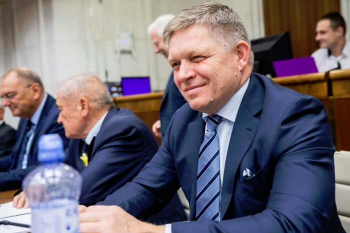 Ilustračný obrázok k článku Politické nálady Slovákov sa MENIA: Voľby by začiatkom roka vyhral Ficov Smer