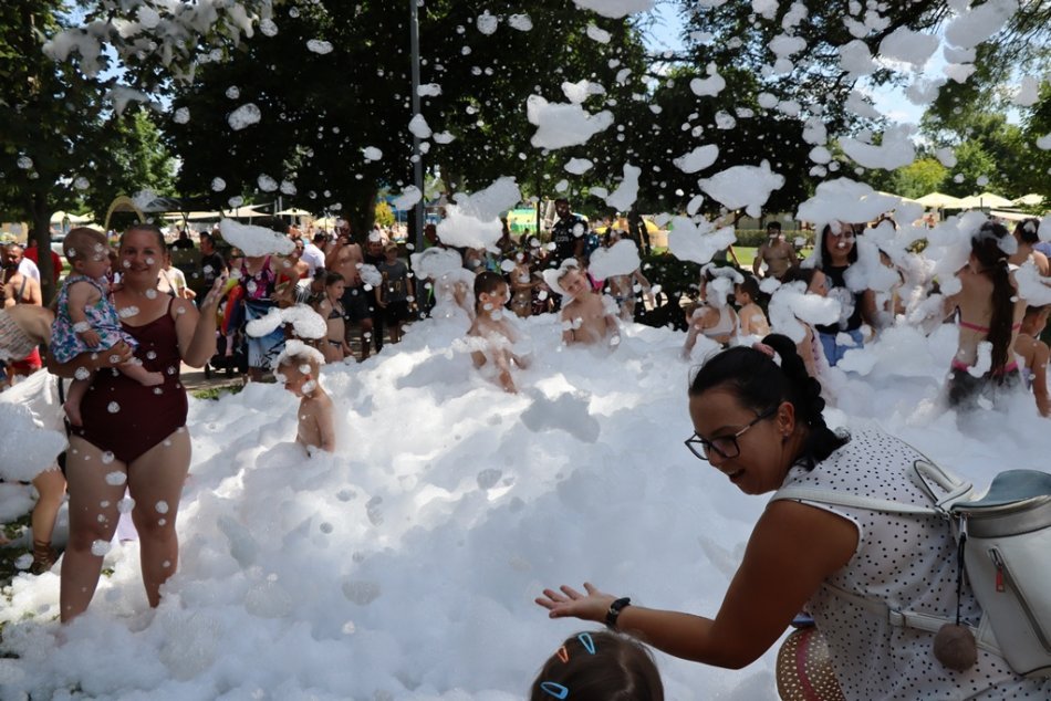 Ilustračný obrázok k článku Oslavy MDD aj FILMY pod holým nebom: Vybrali sme TOP akcie týždňa v Bystrici