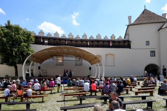 Ilustračný obrázok k článku Študenti sa ukážu na Festivale remesla: Zručnosti predvedú v dobových kostýmoch