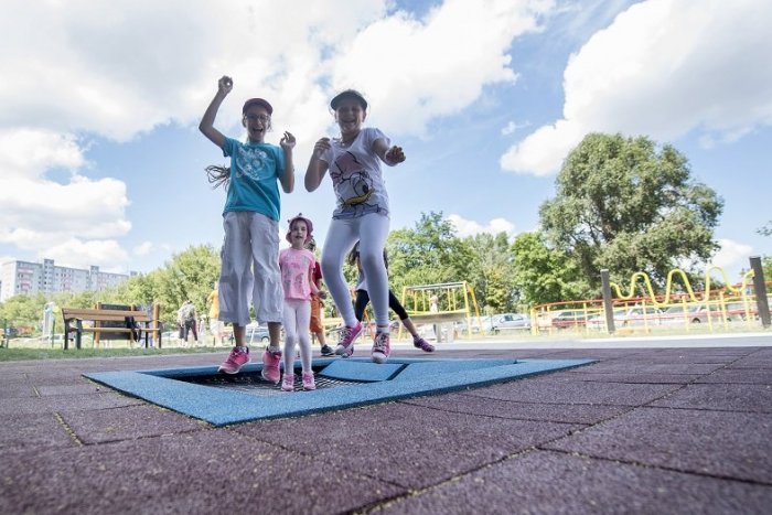 Ilustračný obrázok k článku TÁTO sťažnosť je silná káva: Krik DETÍ ruší ľudí, ihriská žiadajú VYSŤAHOVAŤ na perifériu