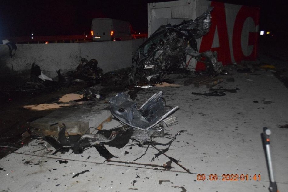 Ilustračný obrázok k článku HROZIVÁ nehoda na R1 medzi Bystricou a Zvolenom: Ťažko zranených vystrihovali hasiči! FOTO